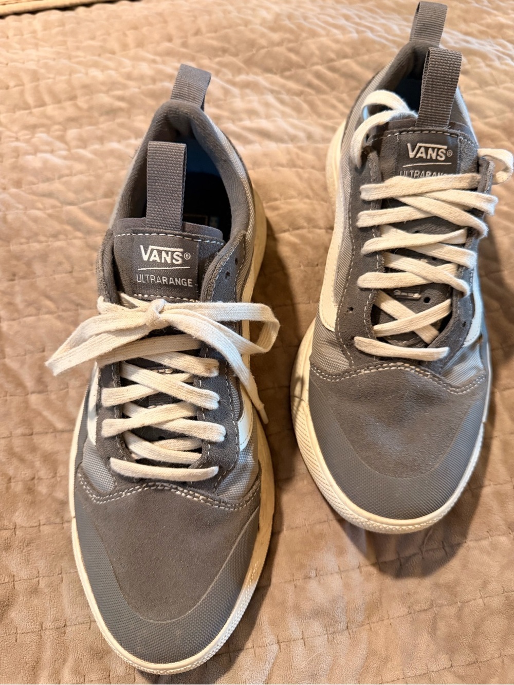 Vans Ultrarange Sneakers - Gray and White